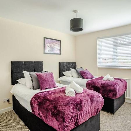 Off Road Parking, Smart Tv In Each Room! Swansea Exterior photo